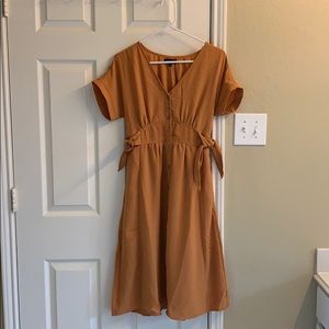 Never worn roolee dress size small